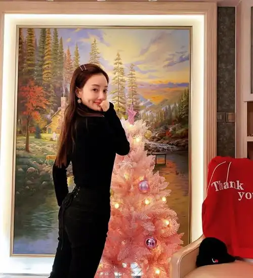 马苏被偶遇买奢侈品大秀圆规腿,与李小璐仍互关还是铁闺蜜