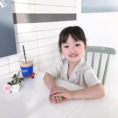 韩国小网红权律二长大了从萌娃长成美少女,人气比明星还高