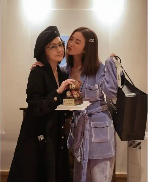 只剩感情这个话题了阿娇说不会再结婚了,网友单身富婆不香吗