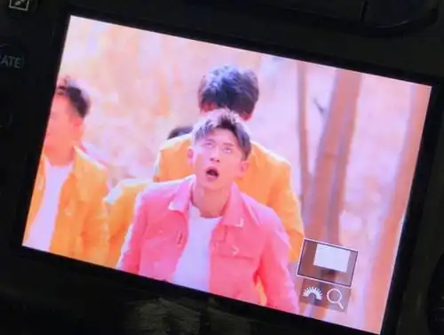 张一山你不开心的话我给你剥开心果吃啊