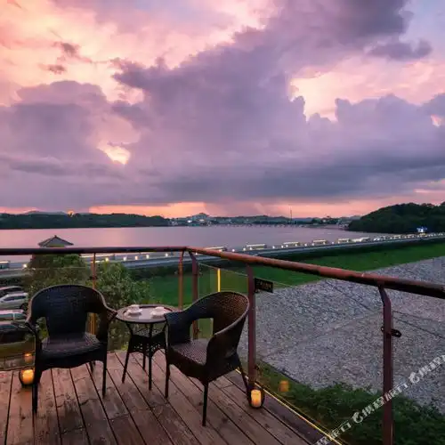 天目湖旅游度假区御湖半岛温泉酒店双人早餐御湖半岛温泉门票2张天目湖鱼头抵用券欢迎大礼包一份