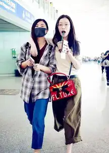 f搭女明星的女助理要丑,所以选我好嘛