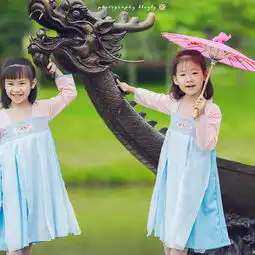 四个小小的闺蜜汉服照