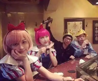 为范冰冰店铺宣传,替李小璐说话,给姚笛庆生,马苏朋友圈很强大
