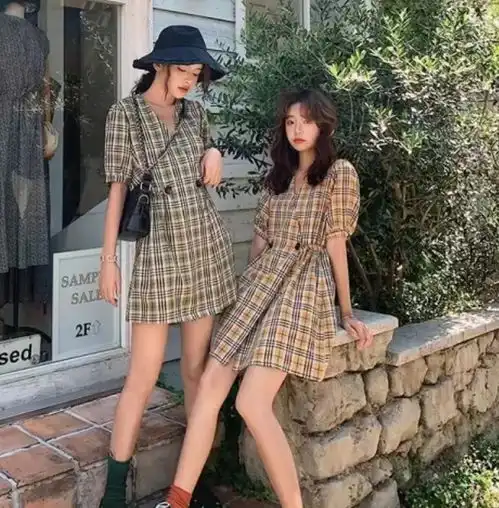 测试与闺蜜逛街,你会穿哪套闺蜜装测你闺蜜最嫉妒你哪一点