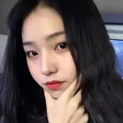 爱情里被思念围绕的女生图片