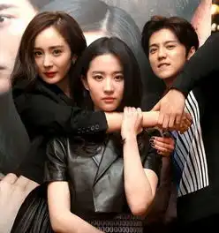 杨幂刘亦菲旧照曝光同框比美一个俏一个仙