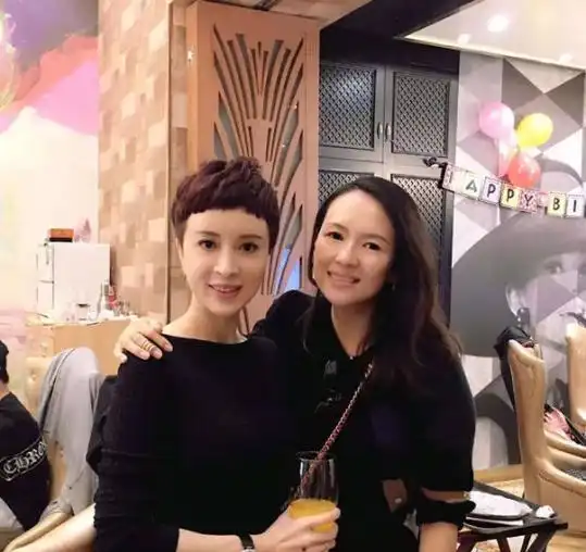 曾经的孔雀公主,也是章子怡的闺蜜,36岁嫁豪门,41岁生日大半个娱乐圈都