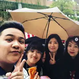13岁梧桐妹现身游园会,妈妈贾静雯变保姆,闺蜜许俏妞很受欢迎