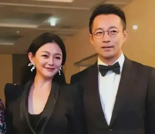 曝汪小菲受威胁撤诉4幅画价值2.4亿,大s先后两次起诉原因曝光