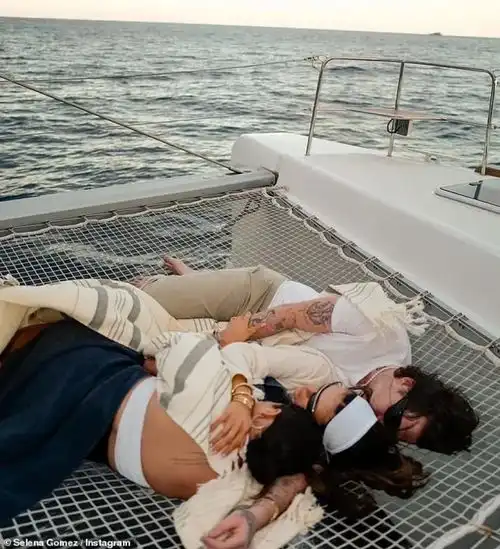 疯爽2.0果然不是说说而已,她这是借着闺蜜身份搞开放式婚姻吗