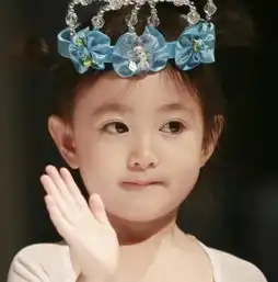 邱淑贞女儿15岁拍广告,任达华女儿的大长腿凭啥被说是假腿