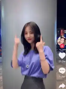 抖音闺蜜团火上快本,颜值令人意外,网友求你们下去吧