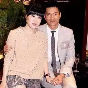 关之琳美貌赚来的,她又用情爱赔了出去