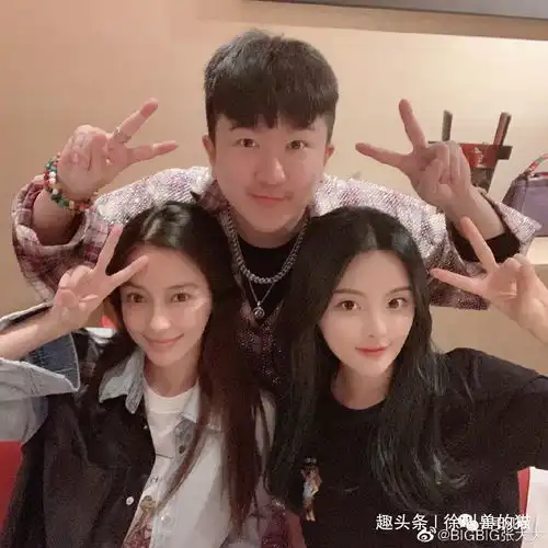 如何判断一个明星火不火看ta能否进入这位男主持的超豪华朋友圈