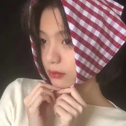 精选优质温柔小众好看的女生头像18