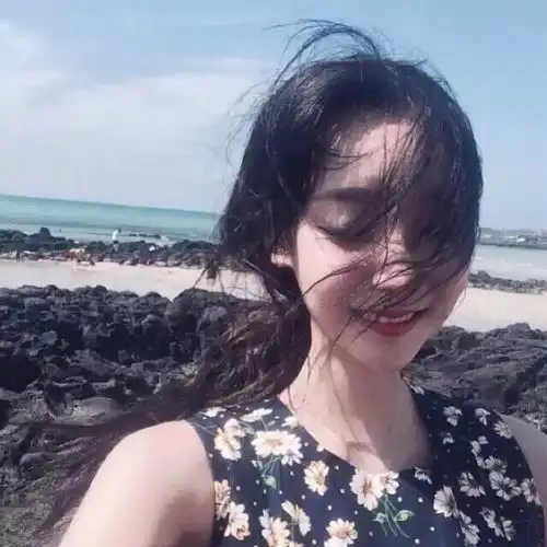 一个42岁的大龄剩女哪怕嫁给二婚男,也不选择老剩男