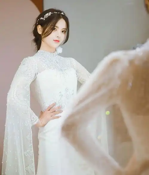 女星穿婚纱,郭碧婷女神范,杨超越小公主,看到关晓彤羡慕鹿晗