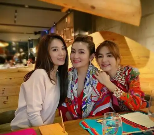 she三姐妹合体夏日旅行防晒闺蜜装巧思满满
