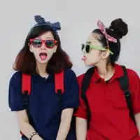 红色衣服那个女孩子叫什么名字啊