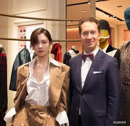 宋妍霏换季穿搭气场十足,大码西装配衬衫随性且迷人,御姐范满分