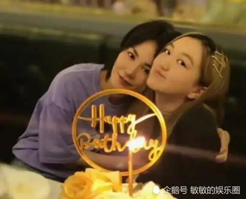 王菲小女儿被喷像不良少女李嫣和闺蜜做义卖被偶遇,打扮太时尚与年龄不符