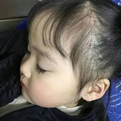 权律二头像