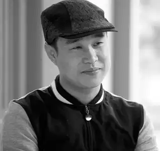 小沈阳坦言成名后变神气需师父按肩膀走
