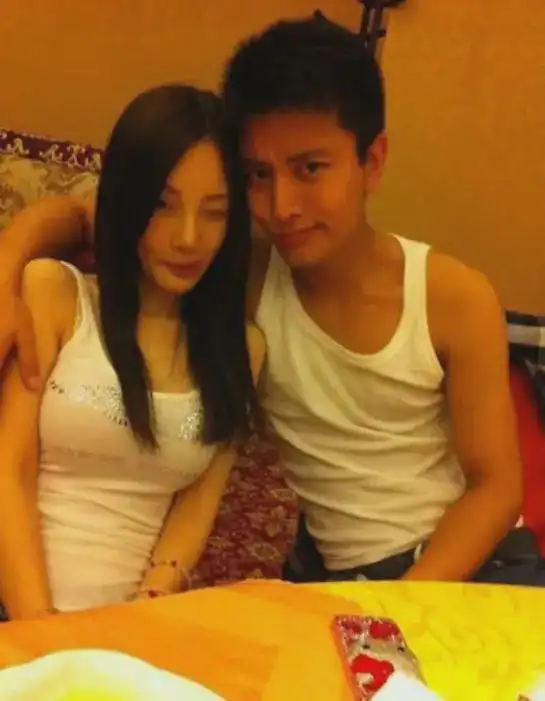 李小璐说我要和闺蜜去做头发,贾乃亮还叮嘱她打扮得漂亮点