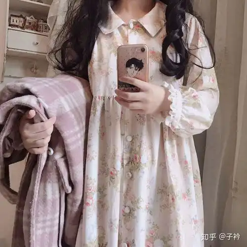 闺蜜成年礼,想送她裙子,求推荐裙子淘宝店