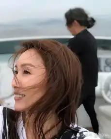 郭可盈晒与黎姿带孩子出海照片,闺蜜俩素颜出镜岁月不败美人