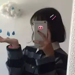 闺蜜头像真人版两张一人一张可爱时而傻笑时而心酸