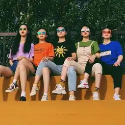 炎炎夏日,怎么能少得了这组比太阳更火热的沙雕闺蜜照