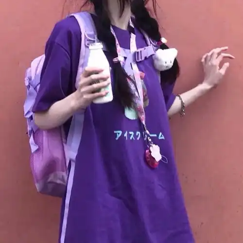真人闺蜜头像春天有梅子味的晚霞和两三颗啤酒味的星