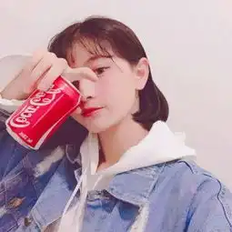 个性好看闺蜜yy头像一人一张吃醋是因为喜欢生气是因为在乎
