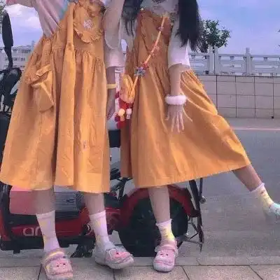 闺蜜头像捞月亮的人