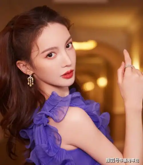 郑爽向金晨道歉有深意,转头就宣传直播间,曾自曝上热搜看涨片酬