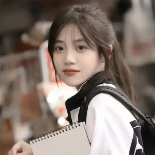 头像看起来很干净的女生头像