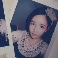 qq头像女生手捧花姐不是王菲无法创造奇迹