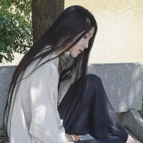 小鹿乱撞与女孩子交往需要聊什么样的话题