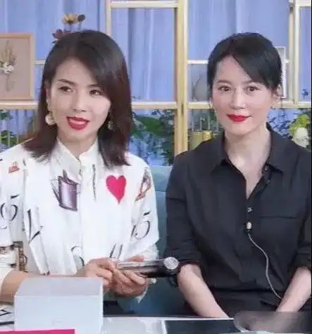 41岁刘涛同框49岁俞飞鸿网友姐妹情深像闺蜜
