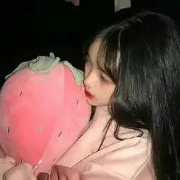 可爱俏皮的萌系女生闺蜜头像两张一般是现实一半是梦想