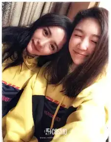 让杨幂宋茜纷纷撞衫的卫衣就它,黄色的
