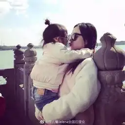 母女成闺蜜,李小璐给了甜馨最合适的教育