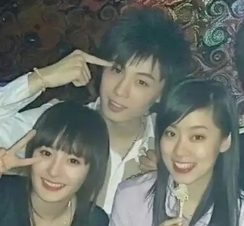 胸大有脑,最美喜剧人爆火后成杨幂闺蜜,真姐妹还是假营销