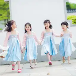 四个小小的闺蜜汉服照