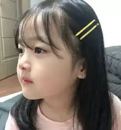 谢飞机长大了,连表情包小孩都有女朋友了