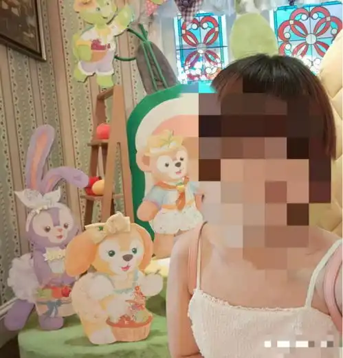 女子迪士尼排队5小时因上厕所要重排,崩溃大哭是我也崩溃