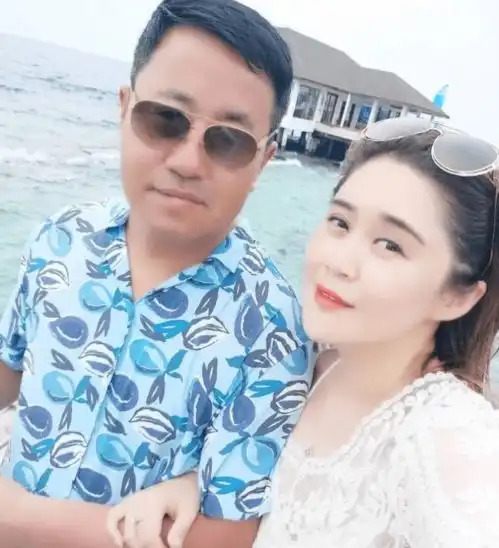 王小宝抛弃原配,娶小19岁娇妻,有赵本山支持就能为所欲为吗