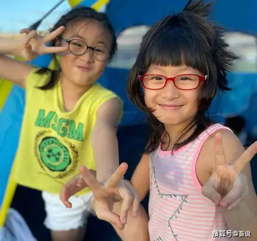 爸爸回来了两季萌娃甜馨父母离婚,奥莉8岁了,威廉变化大